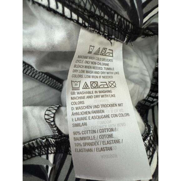 Denim & Co. Active Petite Duo Stretch Two Pack Shorts Black Palm/Blk Large - Picture 11 of 11